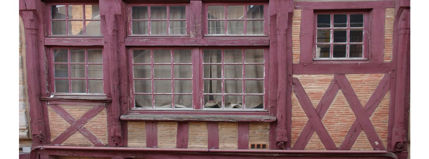 Colombages dans la Cité Plantagenêt