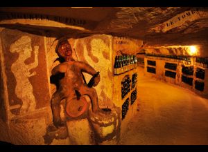 Visite de la cave troglodyte Baccus au Domaine Lelais