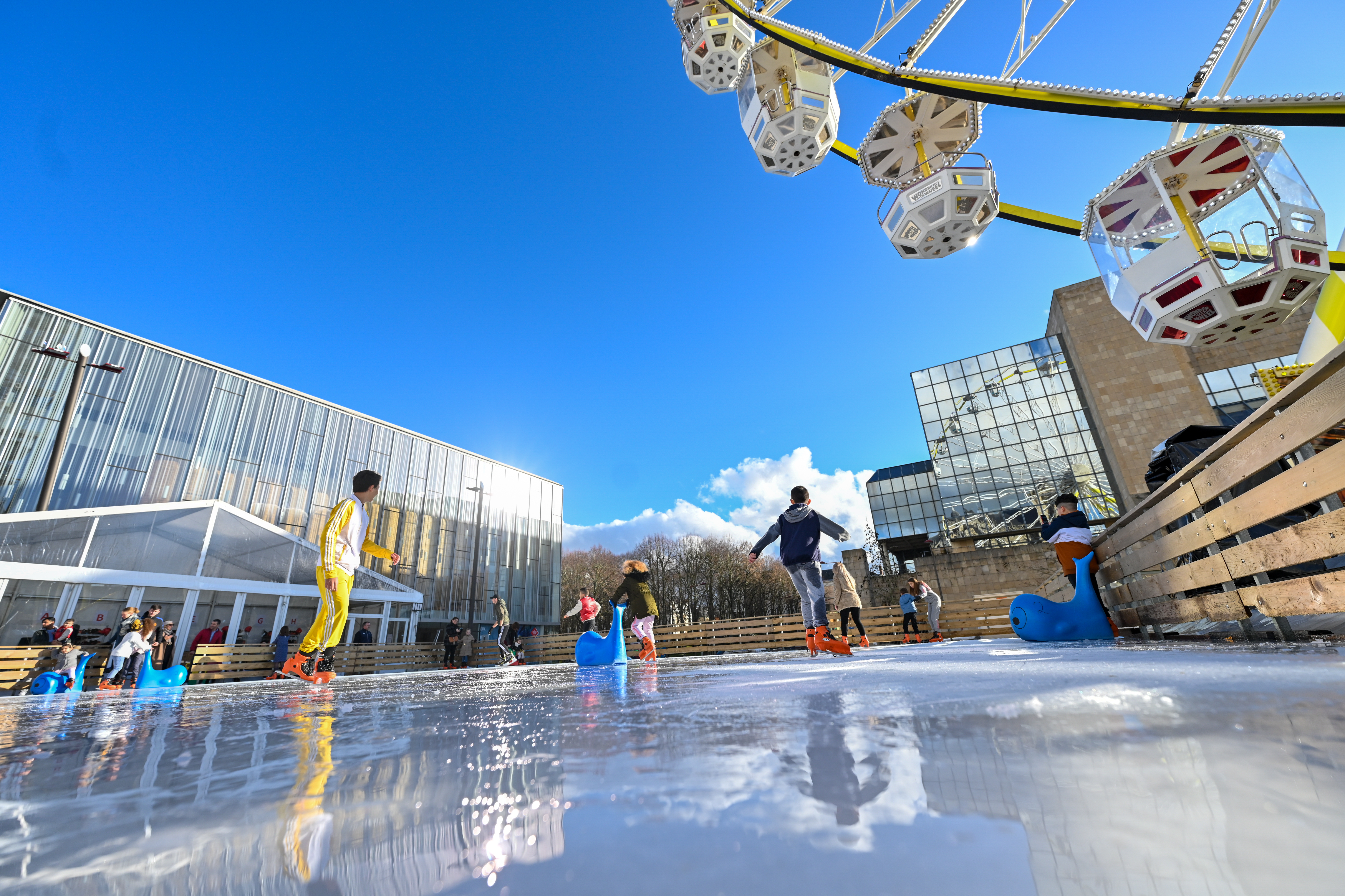 La Grande Roue et la patinoire sont de retour aux Jacobins !